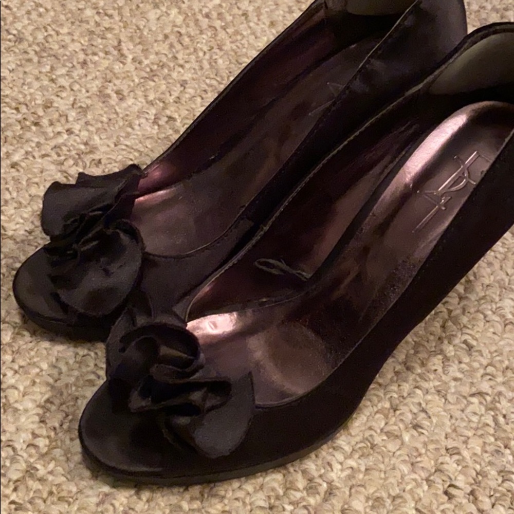 F24 heels GREAT condition